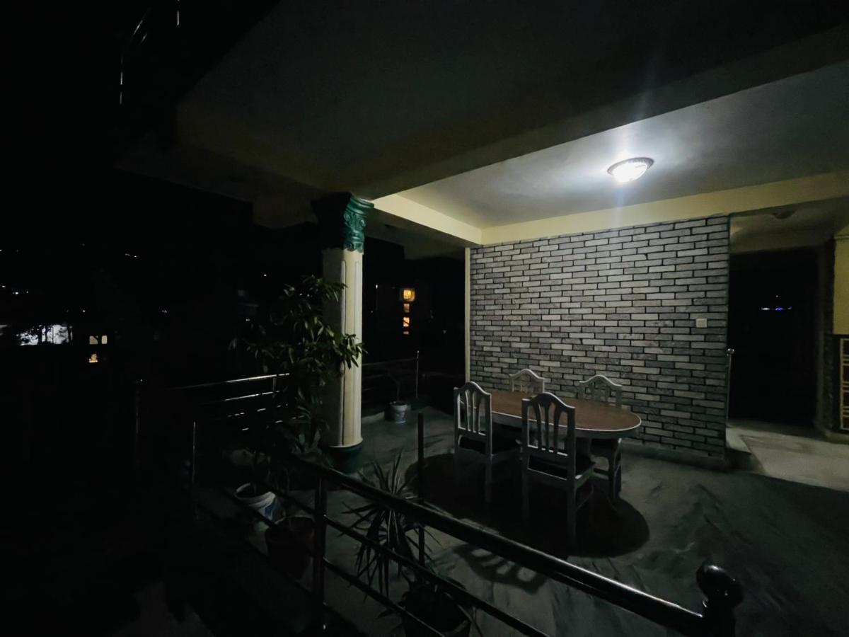 Hotel Old Durbar Pokhara Exteriör bild